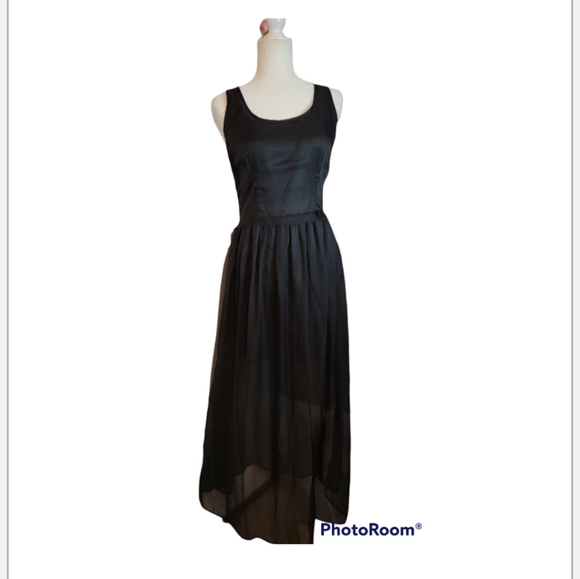 Dresses & Skirts - Urban lace Boutique long dress
